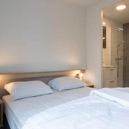 Nice Tiny House With Air Conditioning, On A Holiday Park, 12 Km From Eindhoven Мирло Экстерьер фото