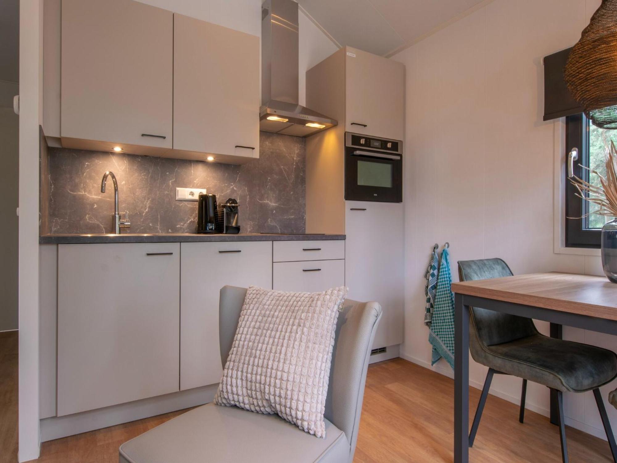 Nice Tiny House With Air Conditioning, On A Holiday Park, 12 Km From Eindhoven Мирло Экстерьер фото
